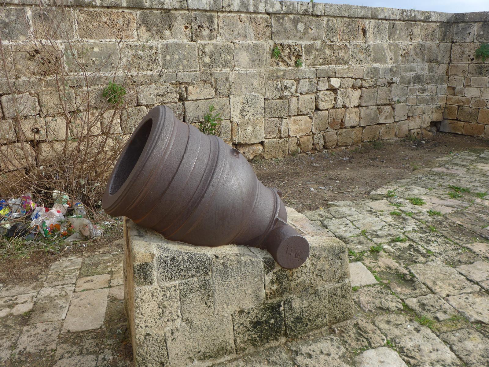 Kreuzfahrerfestung Akko  Stadtmauer  Kanone