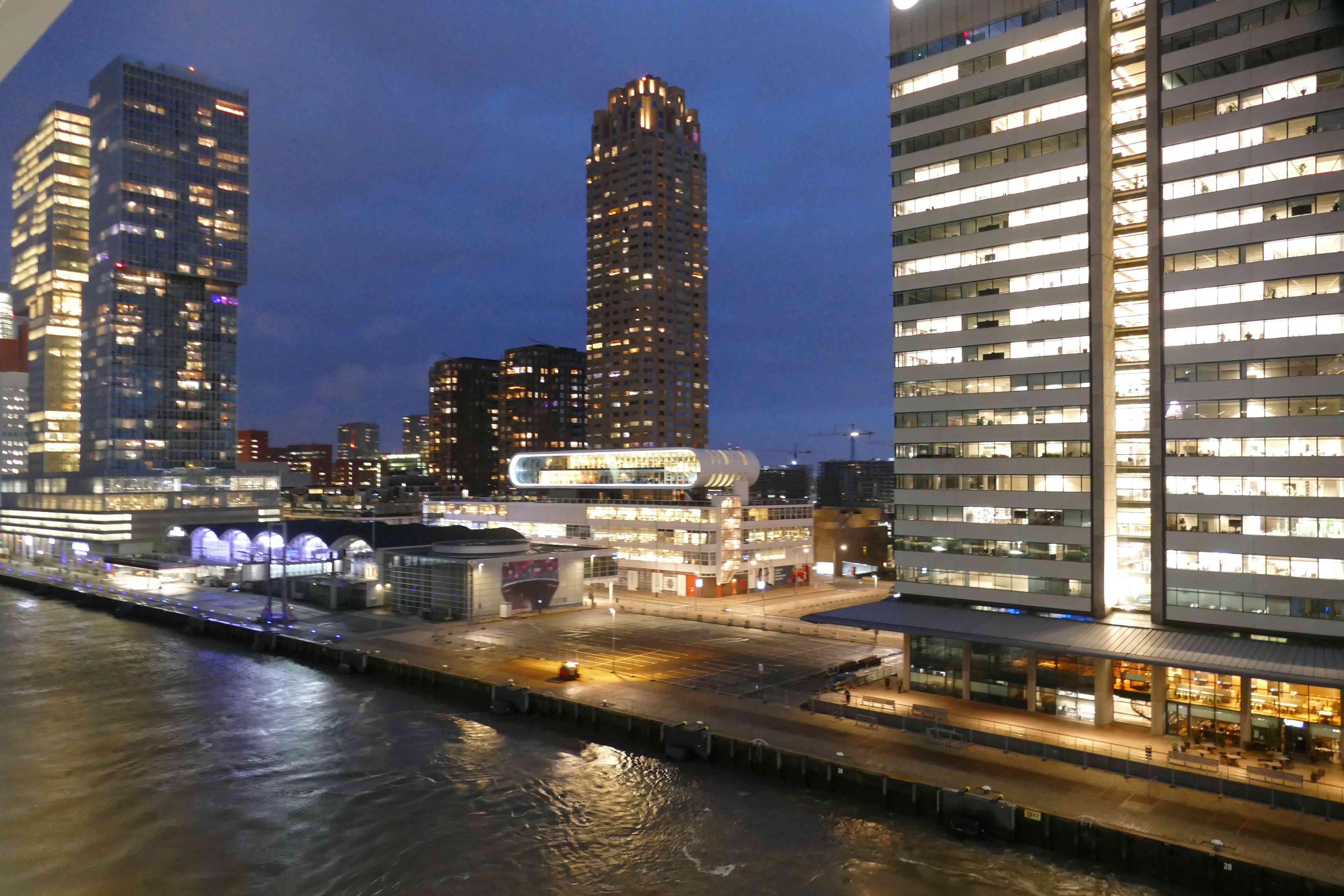 Rotterdam bei Nacht